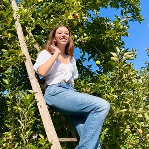 Meet your Posher, Olivia